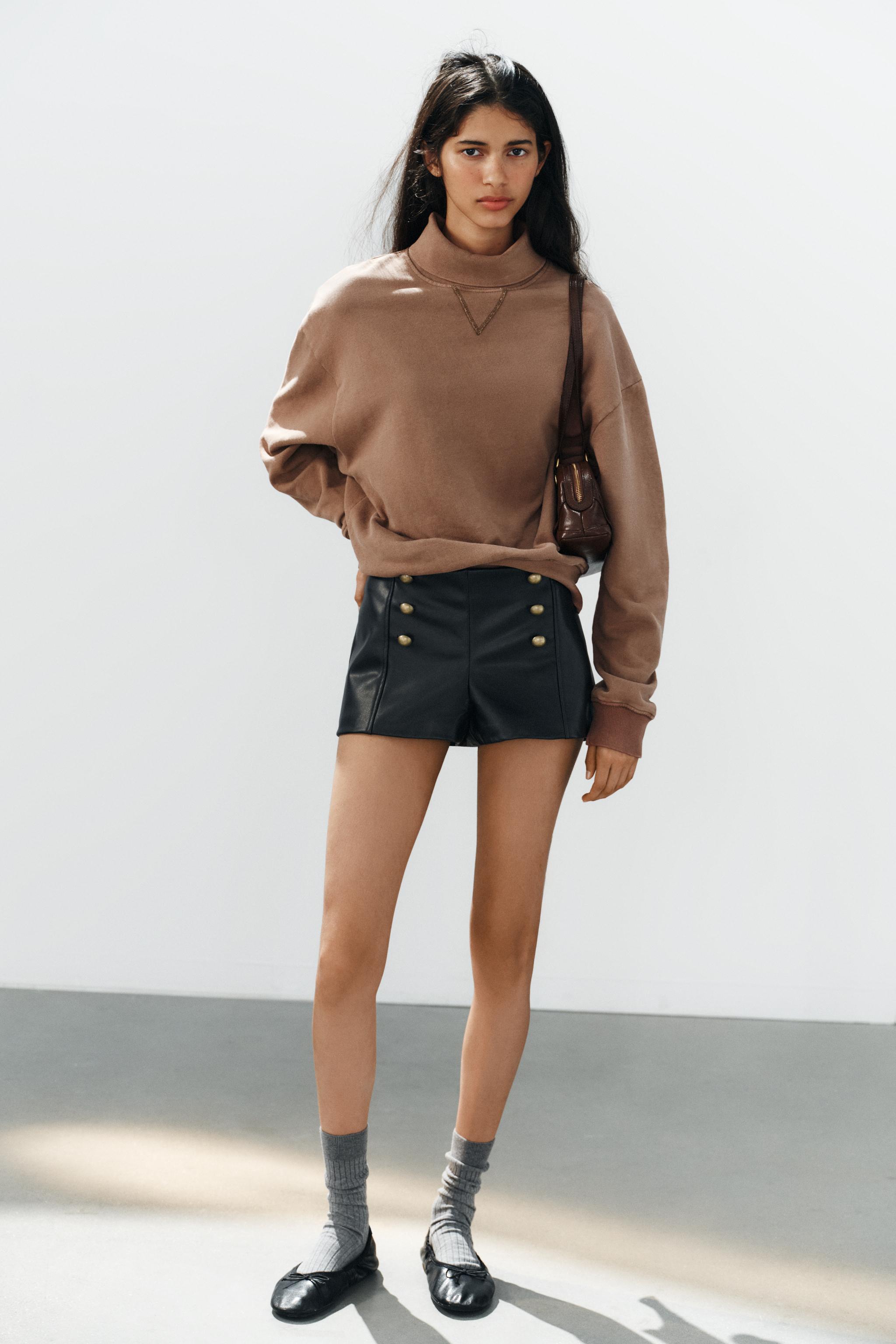 TWILL BUTTON MINI SHORTS
